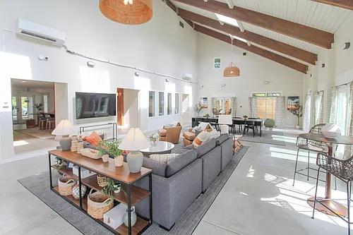 Arbour Court Photo 1