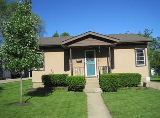 1823 Pike St, Peru, IL 61354