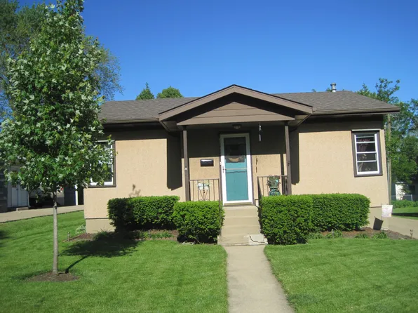 1823 Pike St, Peru, IL 61354
