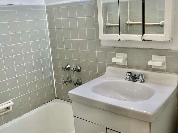 5th image of 71 W 68th St #4A