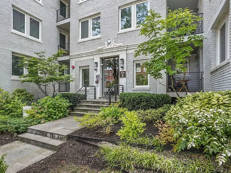 329 Rhode Island Ave NE #404 — Photo 24