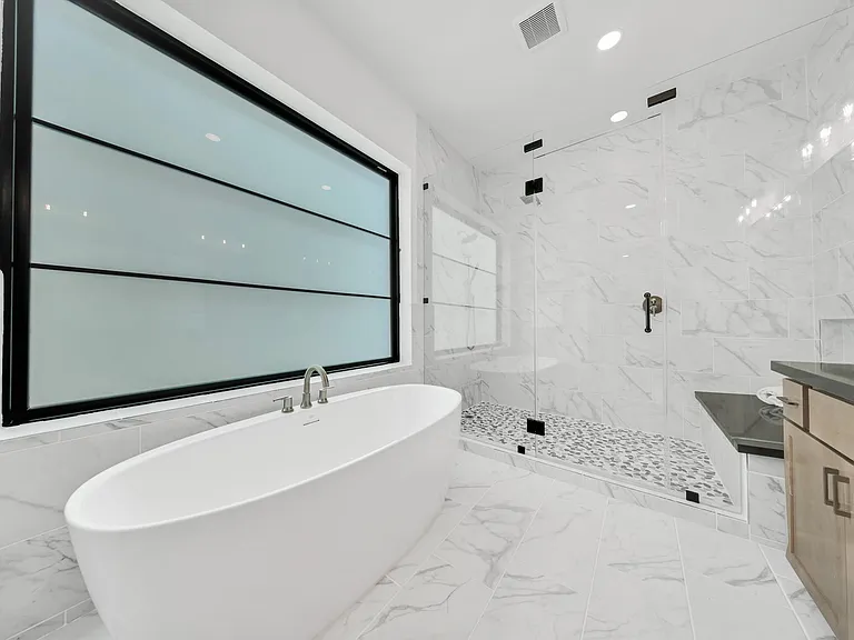 1135 Lake Pointe Pkwy — Photo 30