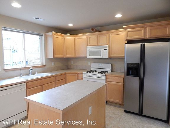 4th image of 4304 147th St SW
