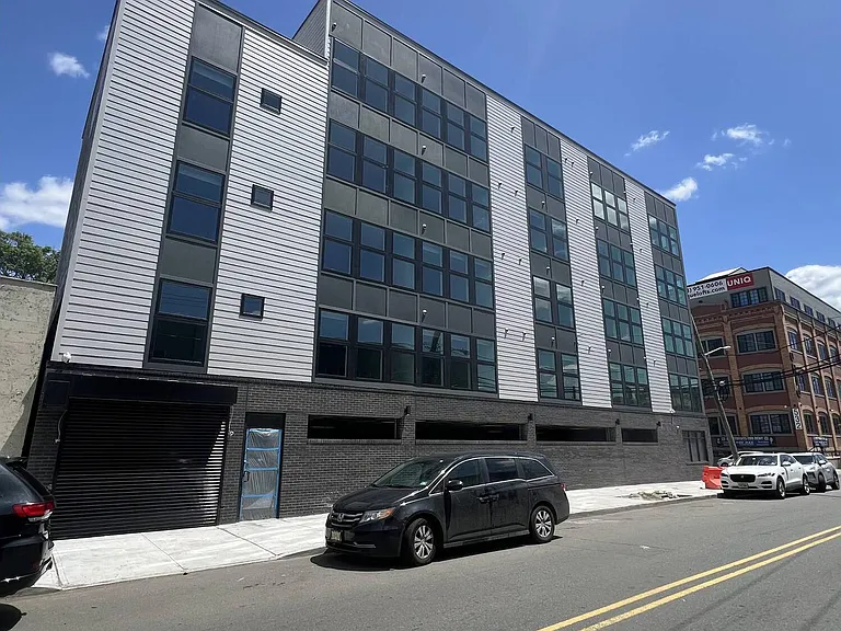 529 Mulberry St — Photo 12