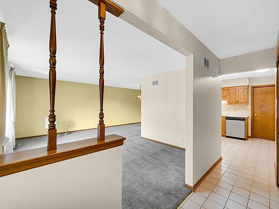 5th image of 18025 Connecticut Ct Unit 18025