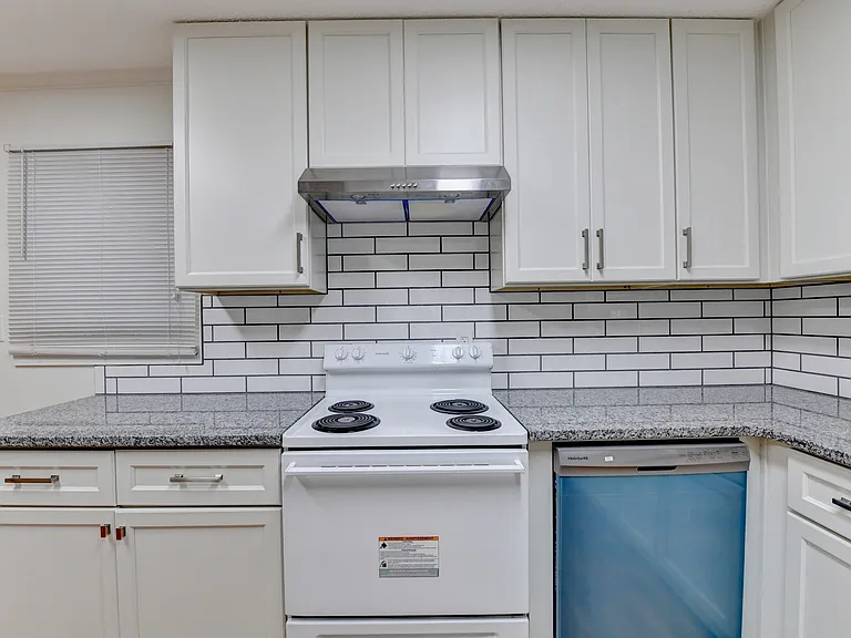 2628 Whitehurst Dr NE — Photo 13