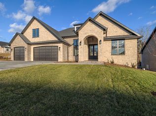 714 S Hickory Dr, Springfield, MO 65809