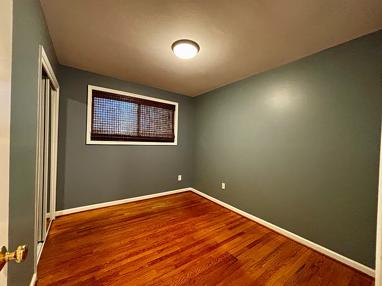 Lillian Dr — Photo 18