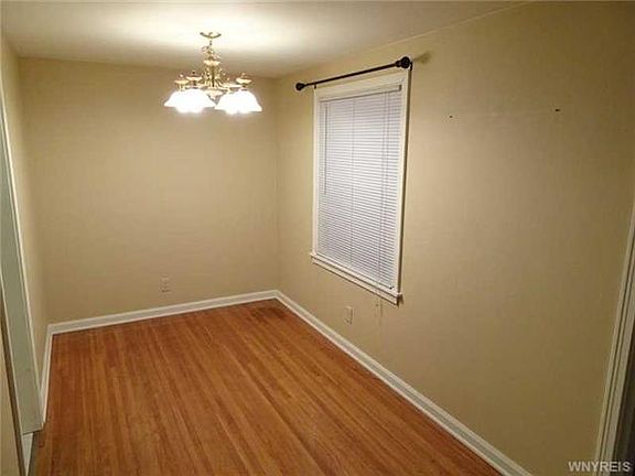 4th image of 48 Wendover Ave