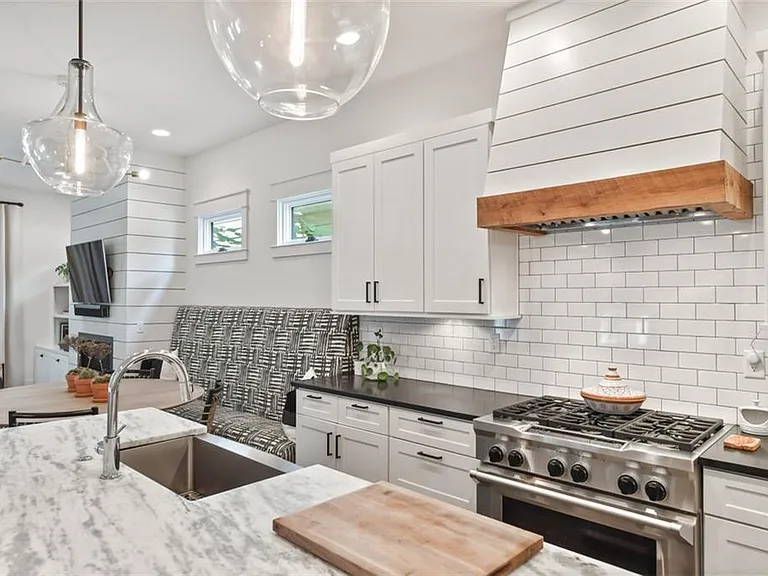 222 Lampkin St NE — Photo 15