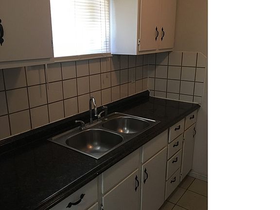 3rd image of 3004 Westhaven Dr Unit A