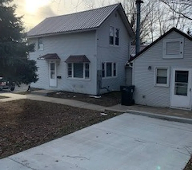 1215 Walnut St