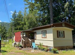 8497 Golden Valley Dr, Maple Falls, WA 98266