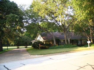 404 Trailwood Dr, Euless, TX 76039