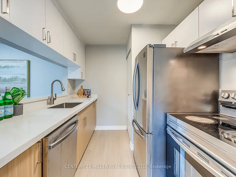 1450 Glen Abbey Gate #823 — Photo 11