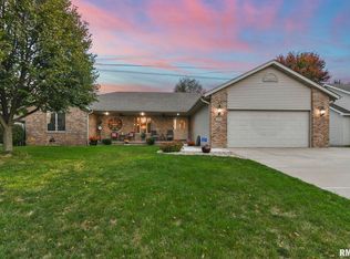 5213 Manhattan Dr, Springfield, IL 62711