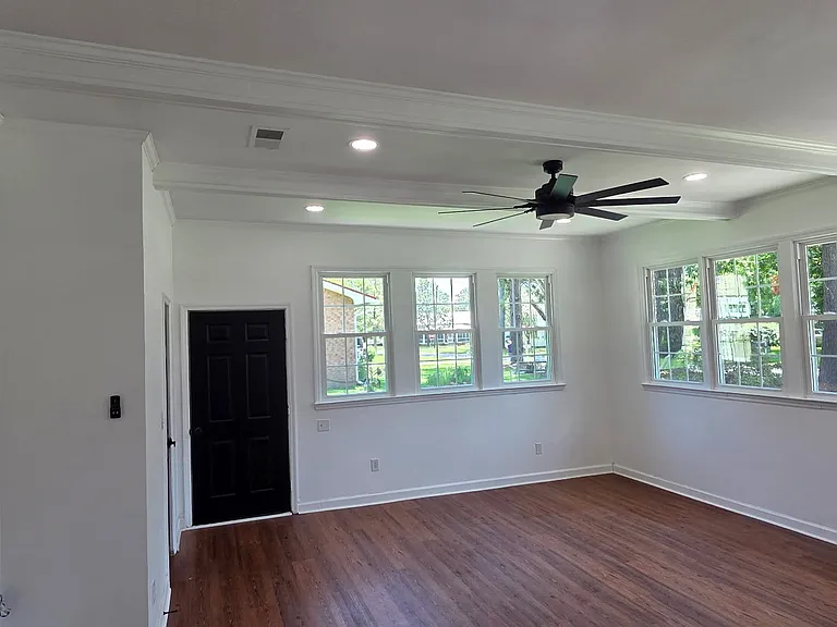 404 W Green St — Photo 13
