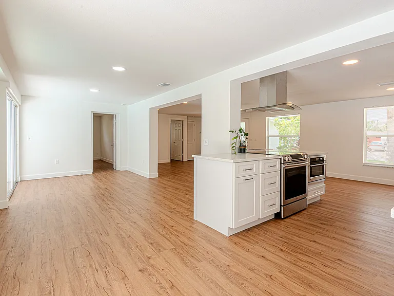 3975 Coleridge Pl — Photo 8