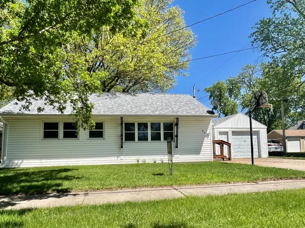 857 S 24th St, Fort Dodge, IA 50501