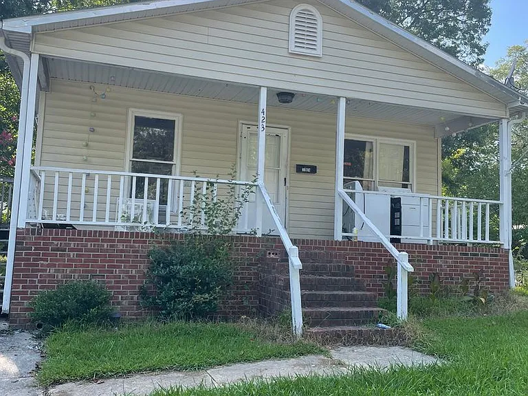 423 Boyd St — Photo 2