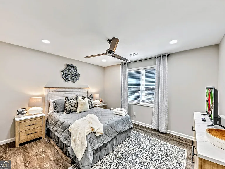 527 Charing Cross Dr — Photo 28
