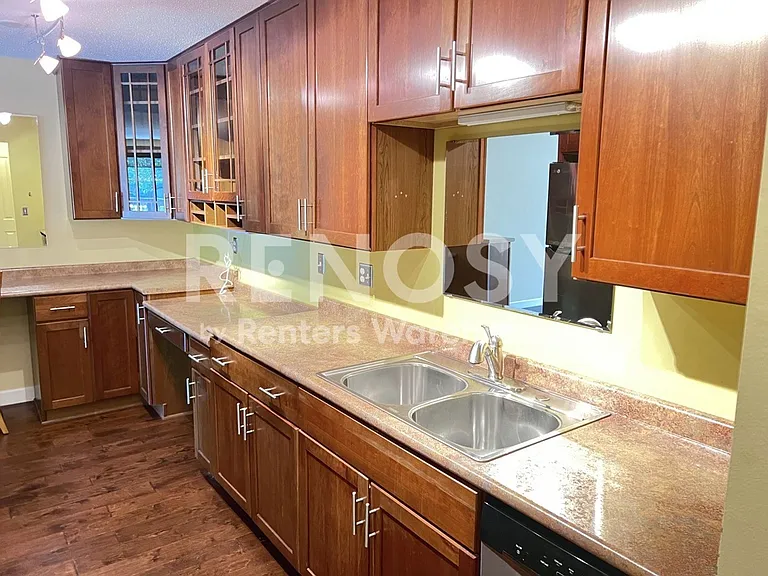 1304 W Medicine Lake Dr #118 — Photo 19