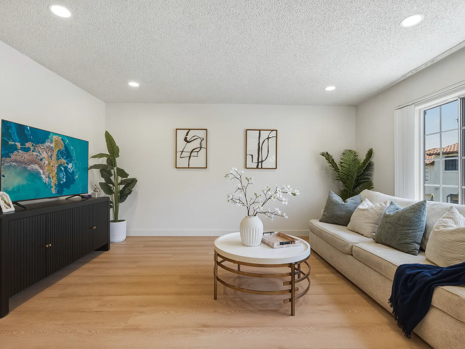 3 bed, 1234 sqft, $6,000 — Photo 1