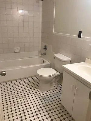 Rented by Alexander Bilu, LREB | media 17