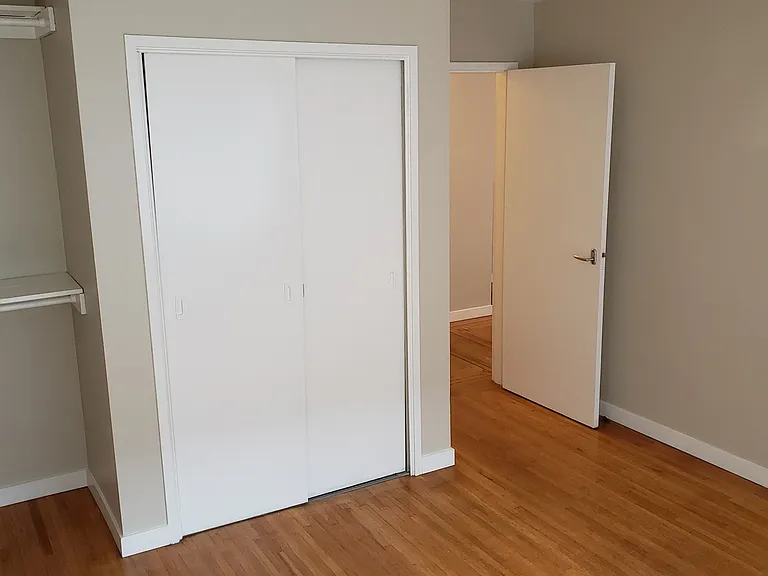 321 Agnes St — Photo 23