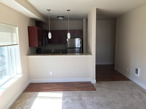4th image of 20318 15th Ave NE APT 207