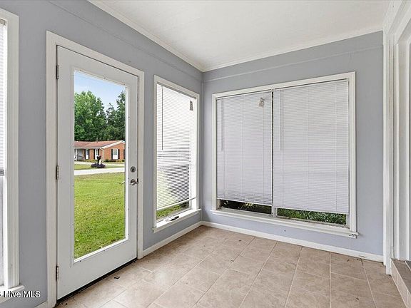 4th image of 305 Terrace Hill Road
