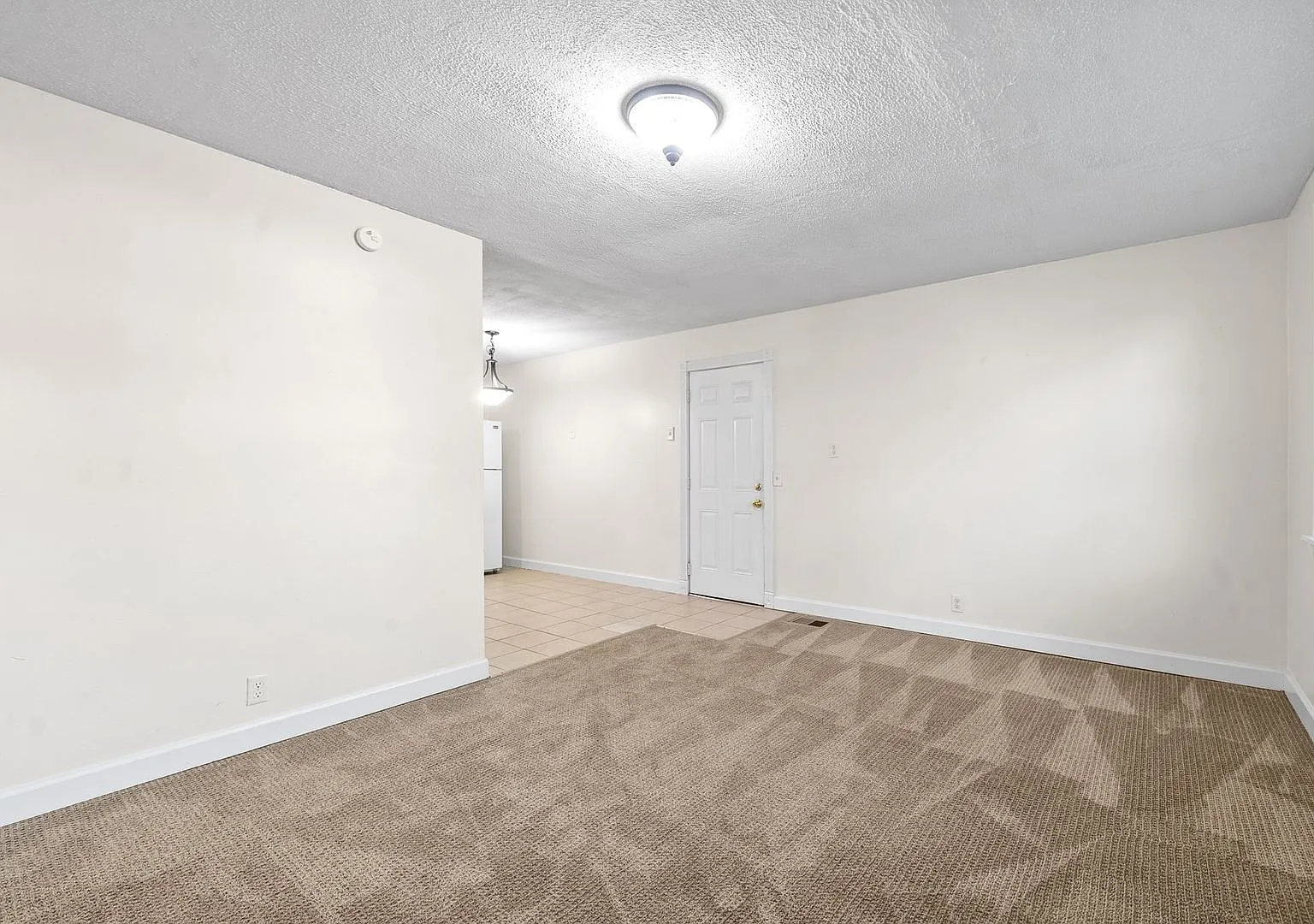 3 Bedroom Pet Friendly Home For Rent Close To Post! — Photo 4