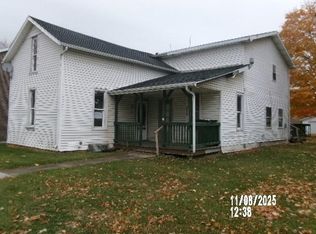 218 N Main St, Topeka, IN 46571