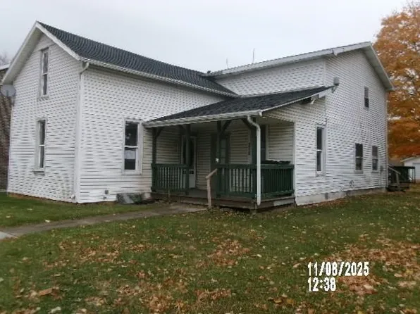 218 N Main St, Topeka, IN 46571