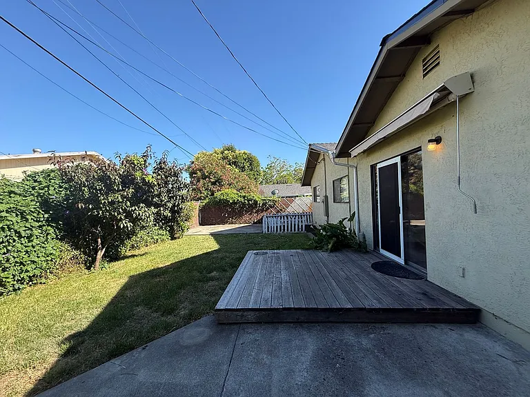 309 Plum St — Photo 13