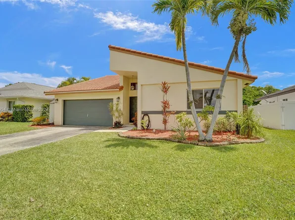 717 SE 3rd Ln, Dania Beach, FL 33004