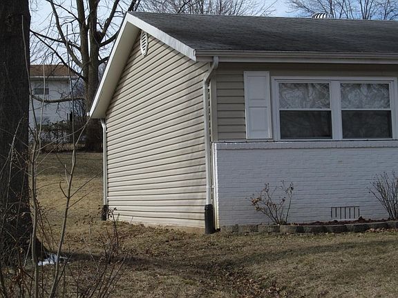 2nd image of 118 Highland Dr