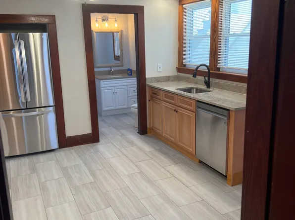 8 Harding St, South Grafton, MA 01560