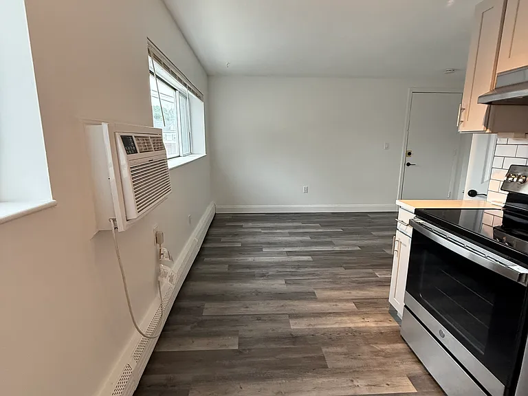 181 School St #5 — Photo 5