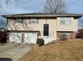 1910 Karlton Way, Excelsior Springs, MO 64024