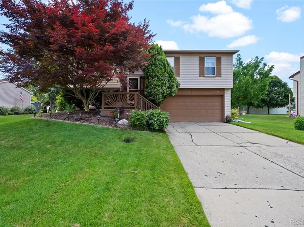 23528 Londonderry, Novi, MI 48375