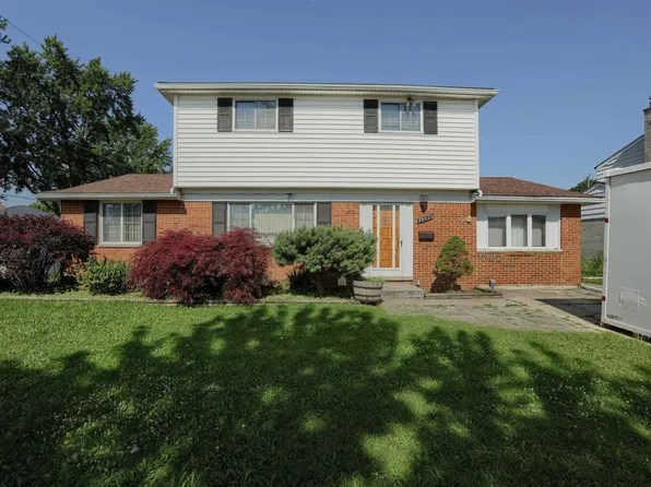 39533 Spalding Dr, Sterling Heights, MI 48313