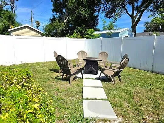 302 NE Greenbrier Ave — Photo 39