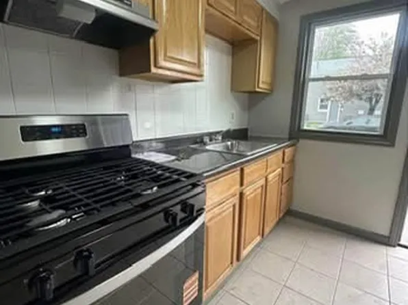 1302 Stanley St #14, New Britain, CT 06051