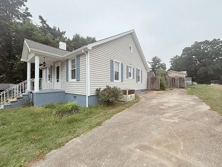 117 Southern Ave — Photo 3