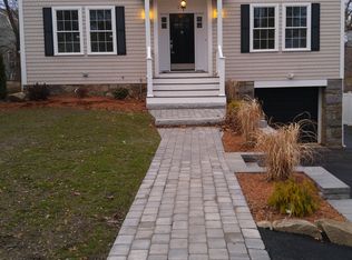 194 Lothrop St, Beverly, MA 01915