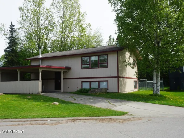 2935 Donington Dr, Anchorage, AK 99504