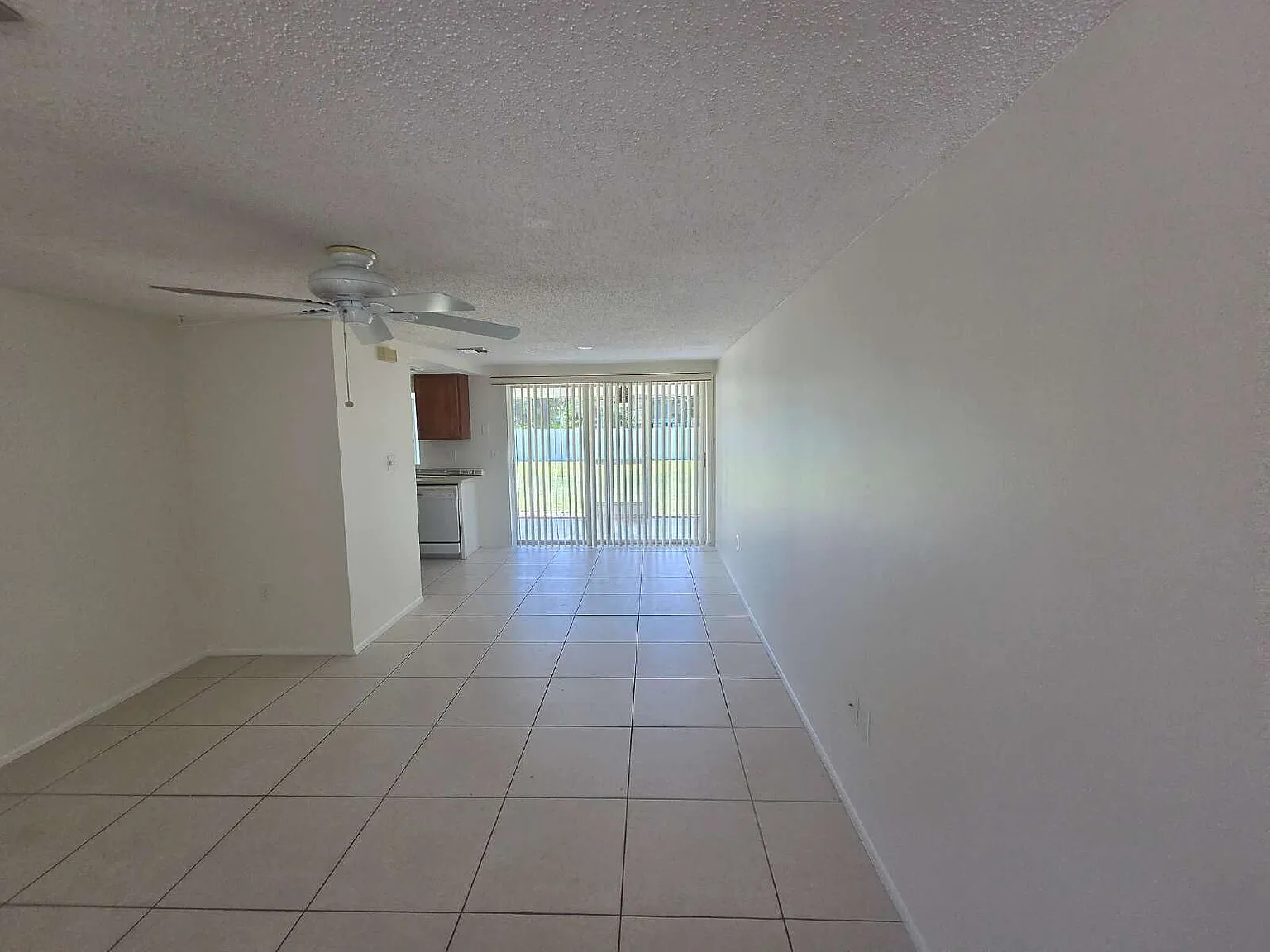 2 bed, 2.0 bath, 982 sqft, $1,600 — Photo 4