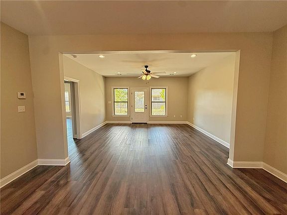 3rd image of 42673 Hinson Rd #A