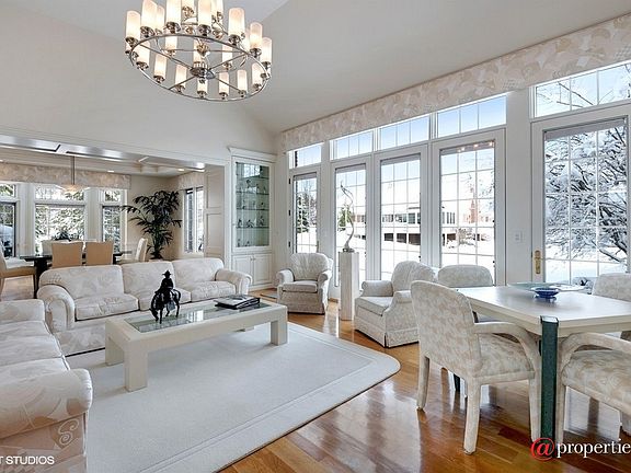Living Room / Dining Room
